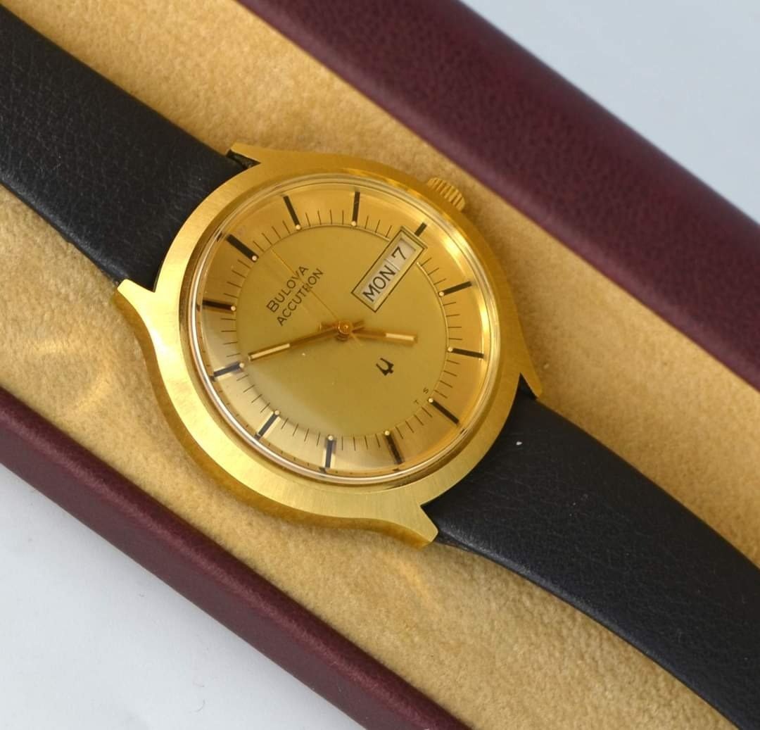 Bulova - Accutron DayDate - 1976